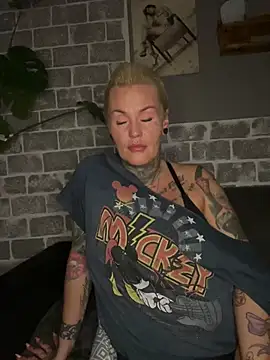 InkedMissLaBaehm online show from July 8, 10:36 pm