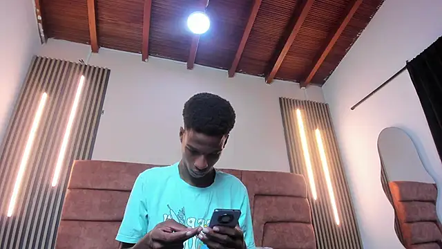 Snapshot of Tyson_Reed chatting on June 27, 11:37 am Tyson Reed online show from June 27, 11:37 am
