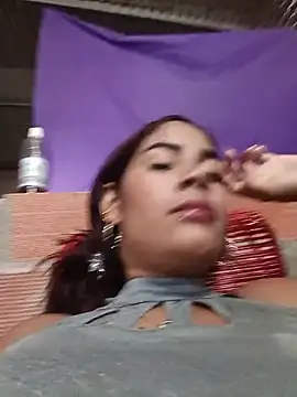 Snapshot of dulce_amber21 chatting on June 17, 1:01 pm dulce amber21 online show from June 17, 1:01 pm