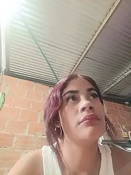 Snapshot of dulce_amber21 chatting on June 19, 1:04 pm dulce amber21 online show from June 19, 1:04 pm