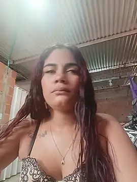 Snapshot of dulce_amber21 chatting on July 27, 1:29 pm dulce amber21 online show from July 27, 1:29 pm