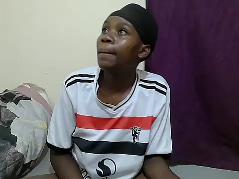Snapshot of pretty_renor chatting on June 10, 11:57 pm pretty renor online show from June 10, 11:57 pm