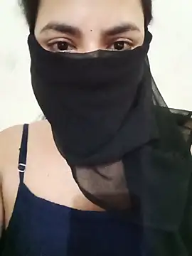 Snapshot of cute-Avni-20 chatting on June 12, 8:24 am cute-Avni-20 online show from June 12, 8:24 am