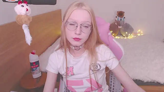 Snapshot of blush chatting on July 11, 1:03 pm blush online show from July 11, 1:03 pm