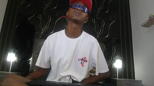 Snapshot of Joel_Bell chatting on July 21, 12:07 pm Joel Bell online show from July 21, 12:07 pm