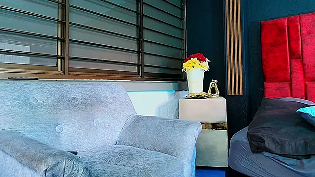 JulianSterling    online show from June 15, 7:16 pm
