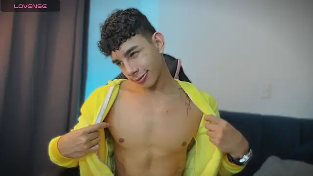 Snapshot of andy_cute22 chatting on July 22, 2:25 am andy cute22 online show from July 22, 2:25 am