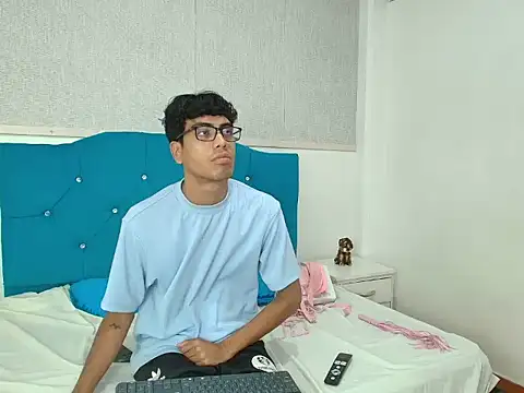Snapshot of Jack_Blacck chatting on July 9, 1:59 pm Jack Blacck online show from July 9, 1:59 pm
