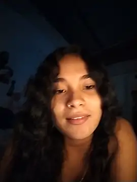 Snapshot of Kittyytinaa chatting on June 18, 2:45 am Kittyytinaa online show from June 18, 2:45 am