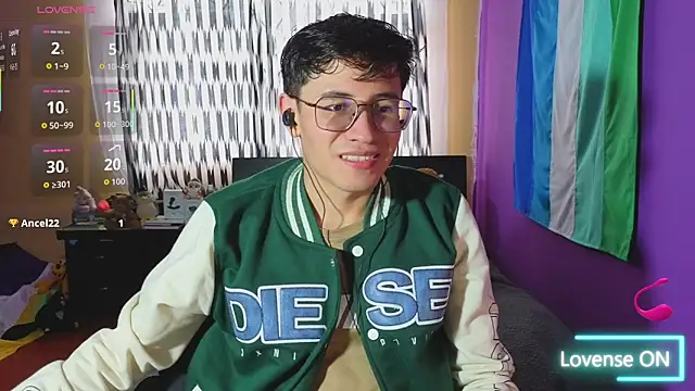 Snapshot of Angelito_Twink chatting on June 21, 8:44 pm Angelito Twink online show from June 21, 8:44 pm