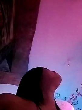 Snapshot of Camila_hott_11 chatting on July 18, 11:08 pm Camila hott 11 online show from July 18, 11:08 pm
