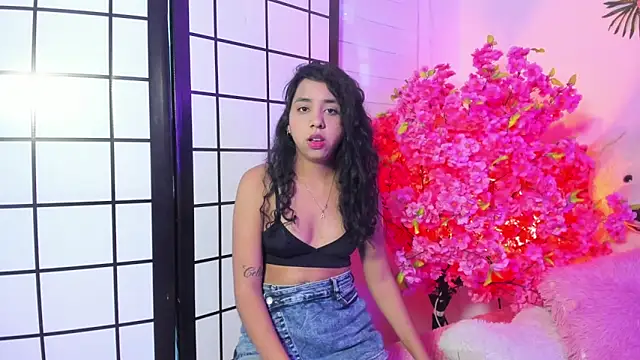 Ariana Ivers  online show from June 14, 2:08 pm
