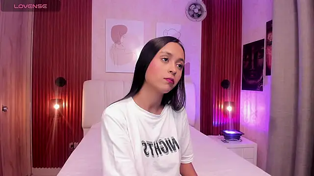 Millieskinny18 online show from July 29, 2:21 am