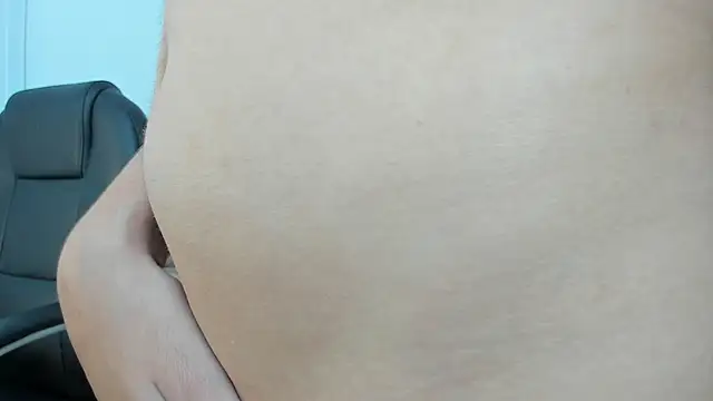 Snapshot of Sophiesoft_ chatting on July 13, 1:14 pm Sophiesoft online show from July 13, 1:14 pm