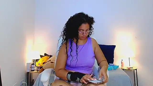 Isabella Sophia19 online show from August 3, 1:38 pm