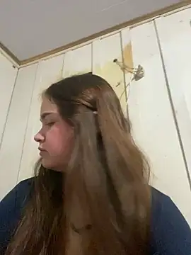 Snapshot of bella__hott chatting on June 20, 4:10 pm bella hott online show from June 20, 4:10 pm