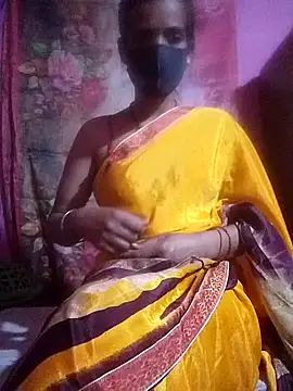 Snapshot of Desi_madamm chatting on July 1, 5:34 pm Desi madamm online show from July 1, 5:34 pm