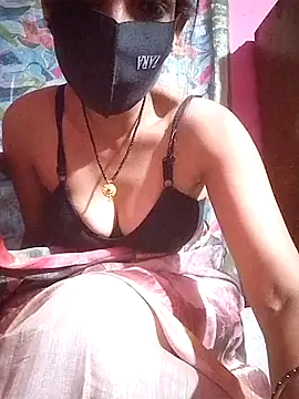 Snapshot of Desi_madamm chatting on July 3, 5:30 pm Desi madamm online show from July 3, 5:30 pm