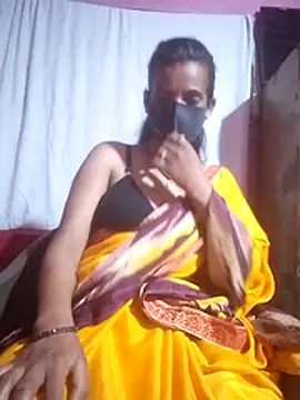 Snapshot of Desi_madamm chatting on July 10, 1:14 pm Desi madamm online show from July 10, 1:14 pm