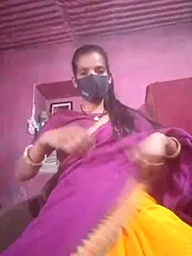 Snapshot of Desi_madamm chatting on July 26, 12:12 pm Desi madamm online show from July 26, 12:12 pm