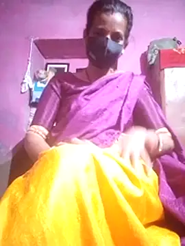Snapshot of Desi_madamm chatting on July 27, 12:34 pm Desi madamm online show from July 27, 12:34 pm