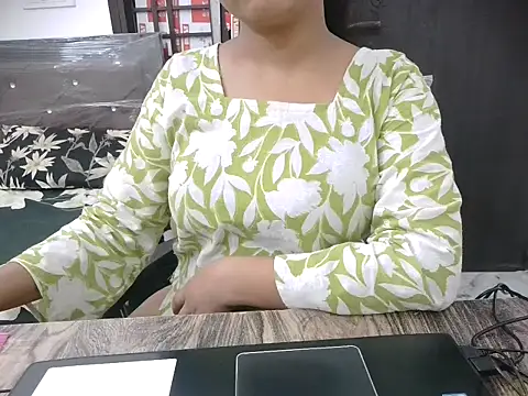 Snapshot of Bold-Divya1 chatting on June 19, 3:44 am Bold-Divya1 online show from June 19, 3:44 am