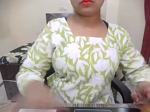 Snapshot of Bold-Divya1 chatting on June 27, 4:17 am Bold-Divya1 online show from June 27, 4:17 am