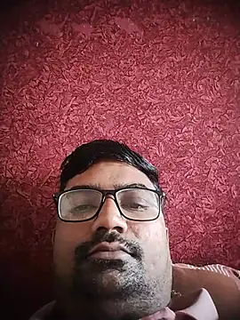 Snapshot of dhirusury050625 chatting on July 26, 6:54 am dhirusury050625 online show from July 26, 6:54 am