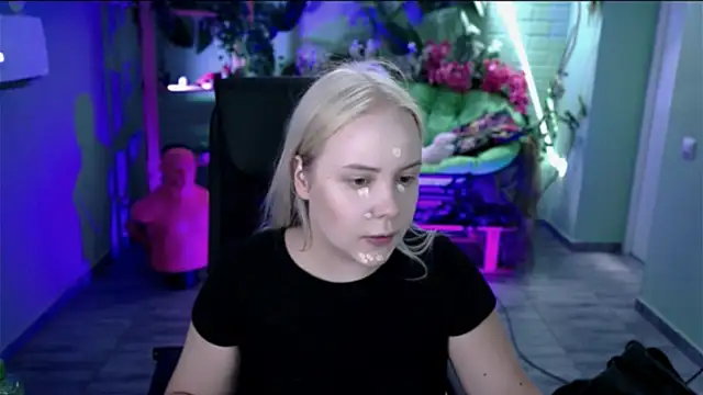 stellawatts online show from July 5, 8:10 am