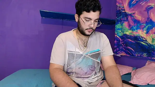 Snapshot of Bruno_3xg_ chatting on June 15, 12:29 pm Bruno 3xg online show from June 15, 12:29 pm