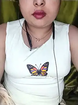 Snapshot of Khosi_Moni chatting on July 8, 8:13 pm Khosi Moni online show from July 8, 8:13 pm