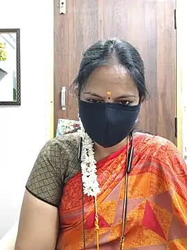 Snapshot of Tamil_white_beauty chatting on June 13, 5:44 pm Tamil white beauty online show from June 13, 5:44 pm