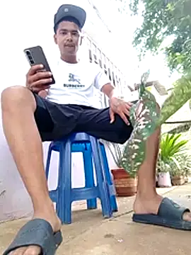 Snapshot of bradboy_Pigpisscum chatting on July 20, 2:41 pm bradboy Pigpisscum online show from July 20, 2:41 pm