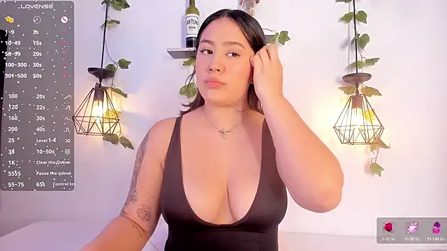 Snapshot of aisha_duque_ chatting on July 21, 7:49 pm aisha duque online show from July 21, 7:49 pm