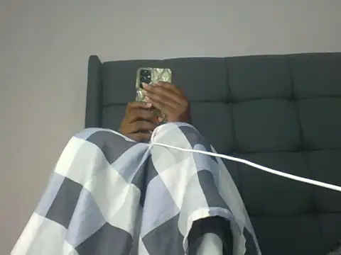 Snapshot of Black_prettty chatting on July 12, 7:32 am Black prettty online show from July 12, 7:32 am