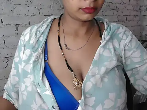 NottyMomo online show from June 17, 5:03 pm