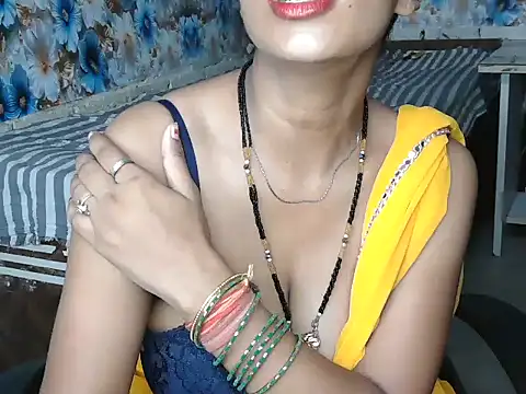 NottyMomo online show from July 11, 5:04 pm