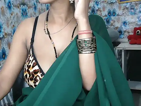 NottyMomo online show from July 31, 3:33 pm