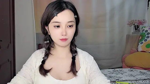 Snapshot of Yesqiko chatting on June 18, 9:14 am Yesqiko online show from June 18, 9:14 am