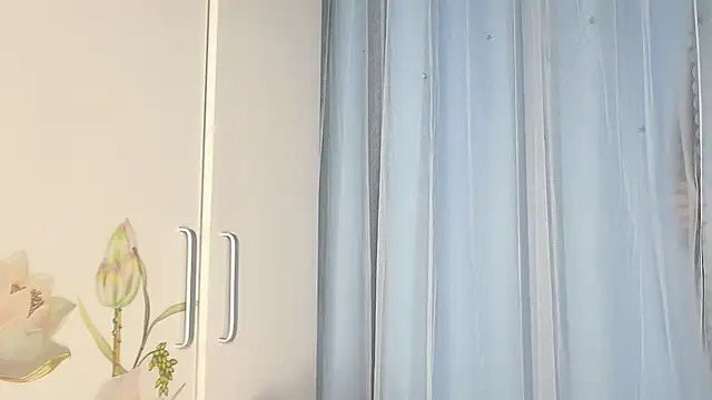 Snapshot of Yesqiko chatting on June 28, 7:36 am Yesqiko online show from June 28, 7:36 am