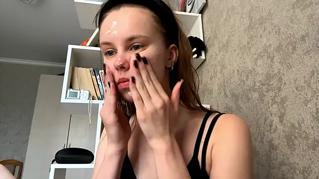 Snapshot of Mollybeans chatting on June 29, 1:11 pm Mollybeans online show from June 29, 1:11 pm