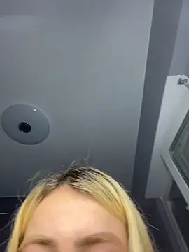 sabriloirinha online show from June 15, 10:23 pm