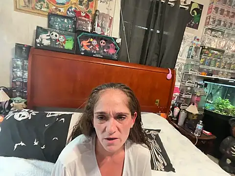 saralaw22 online show from July 15, 7:19 pm