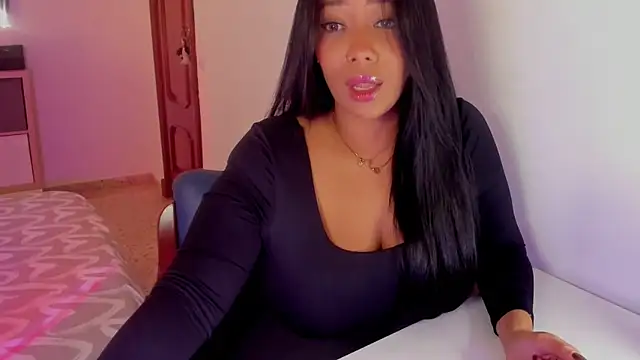 Snapshot of NicolePasqualott chatting on December 13, 9:42 pm NicolePasqualott online show from December 13, 9:42 pm