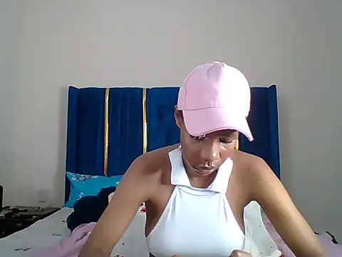 Snapshot of jay-ezike chatting on July 13, 1:30 am jay-ezike online show from July 13, 1:30 am