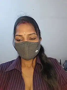 Snapshot of YALINITWO7_TAMIL chatting on June 23, 6:11 am YALINITWO7 TAMIL online show from June 23, 6:11 am