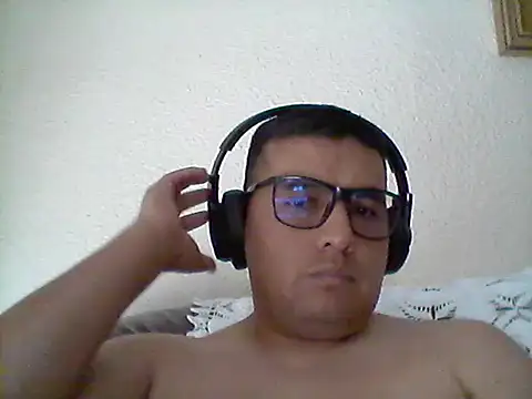 Snapshot of Levitery chatting on June 18, 8:03 am Levitery online show from June 18, 8:03 am