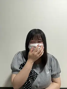 Snapshot of eina_aa chatting on August 9, 2:33 pm eina aa online show from August 9, 2:33 pm