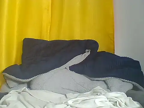 Snapshot of littlefrankie chatting on July 22, 7:05 pm littlefrankie online show from July 22, 7:05 pm