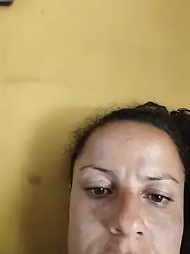 Snapshot of Dalilahot101 chatting on August 2, 8:18 pm Dalilahot101 online show from August 2, 8:18 pm